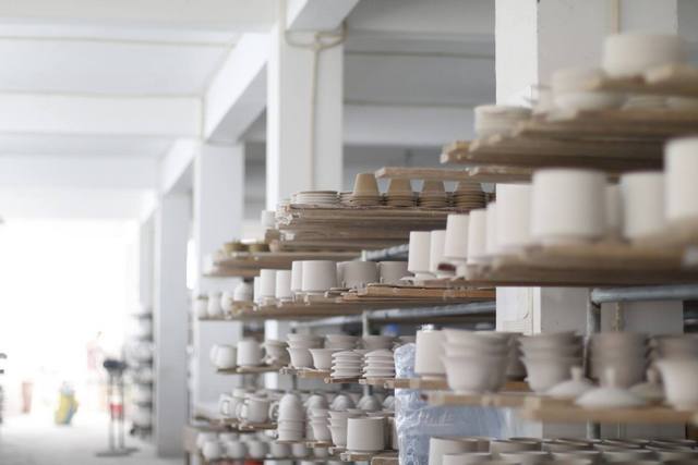 這臺烘干機(jī)，可干衣、烘鞋、除螨、除濕，一機(jī)4用，實(shí)用率超高